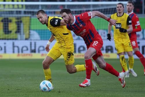 Heidenheim đấu với Dortmund
