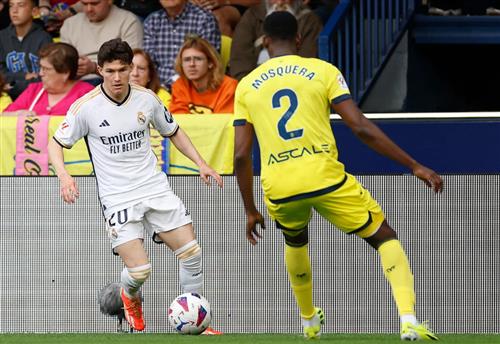 Villarreal đấu với Real Madrid