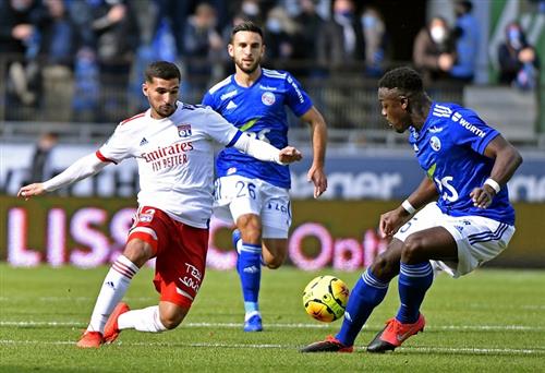 Strasbourg đấu với Lyon