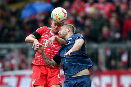 Stuttgart đấu với Bayern Munich
