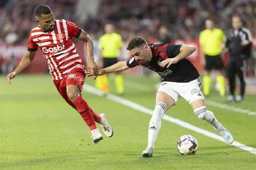 Girona đấu với Almeria