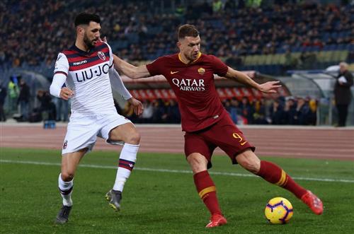 Roma đấu với Bologna