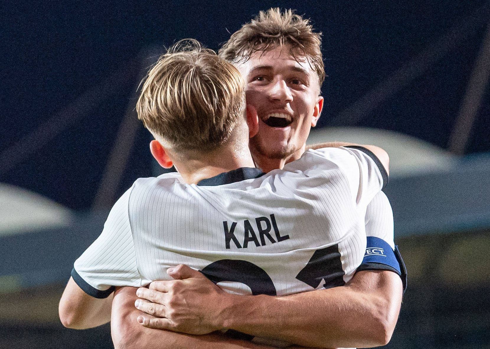 U21 Đức hạ Malta sáu bàn, cầu thủ trẻ Bayern Bischoff lập hat-trick, cú đúp của Karl