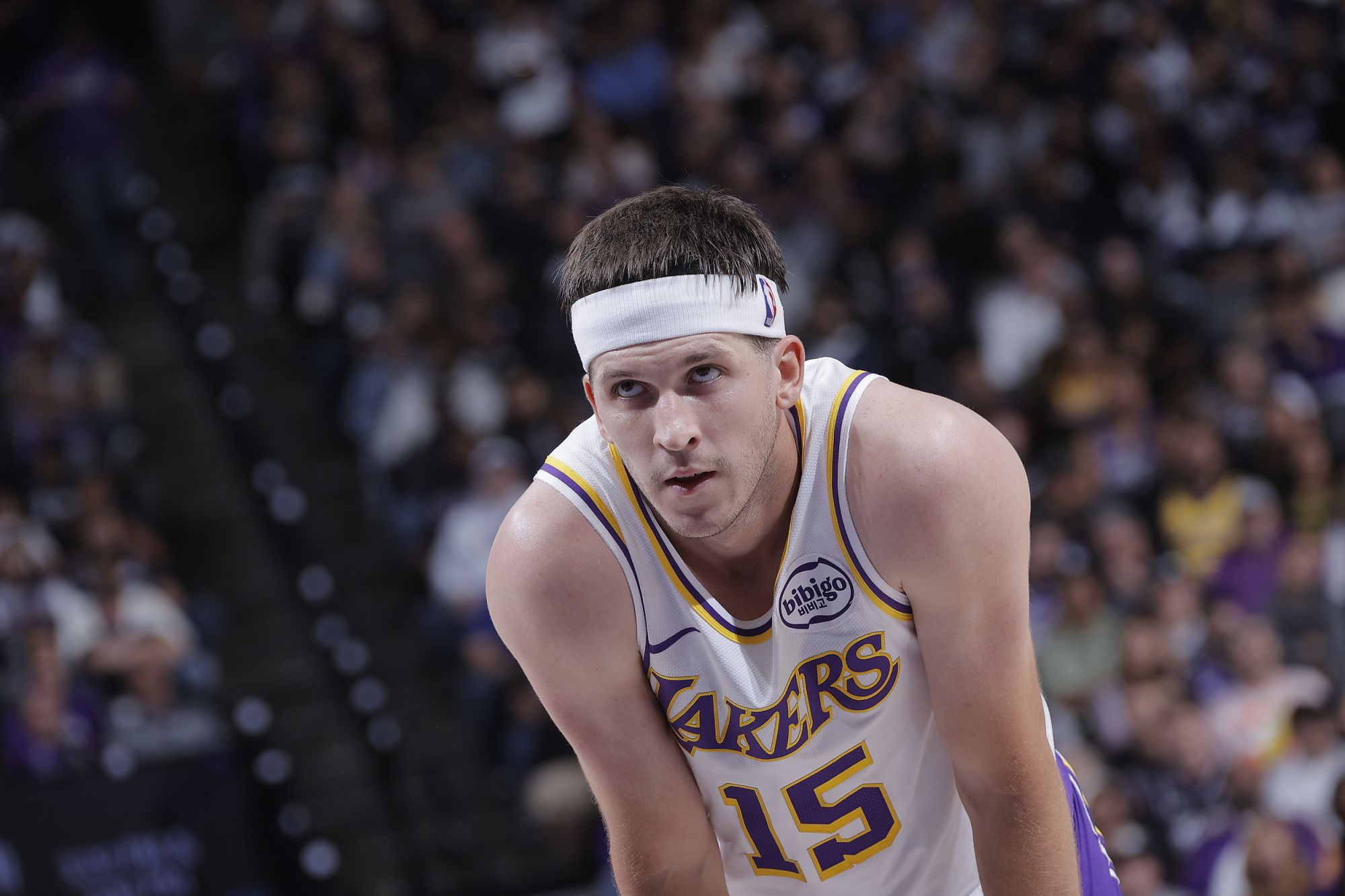 Hôm nay Lakers đấu Spurs trên sân nhà: Reeves tiếp tục vắng mặt, Hayes có thể thi đấu