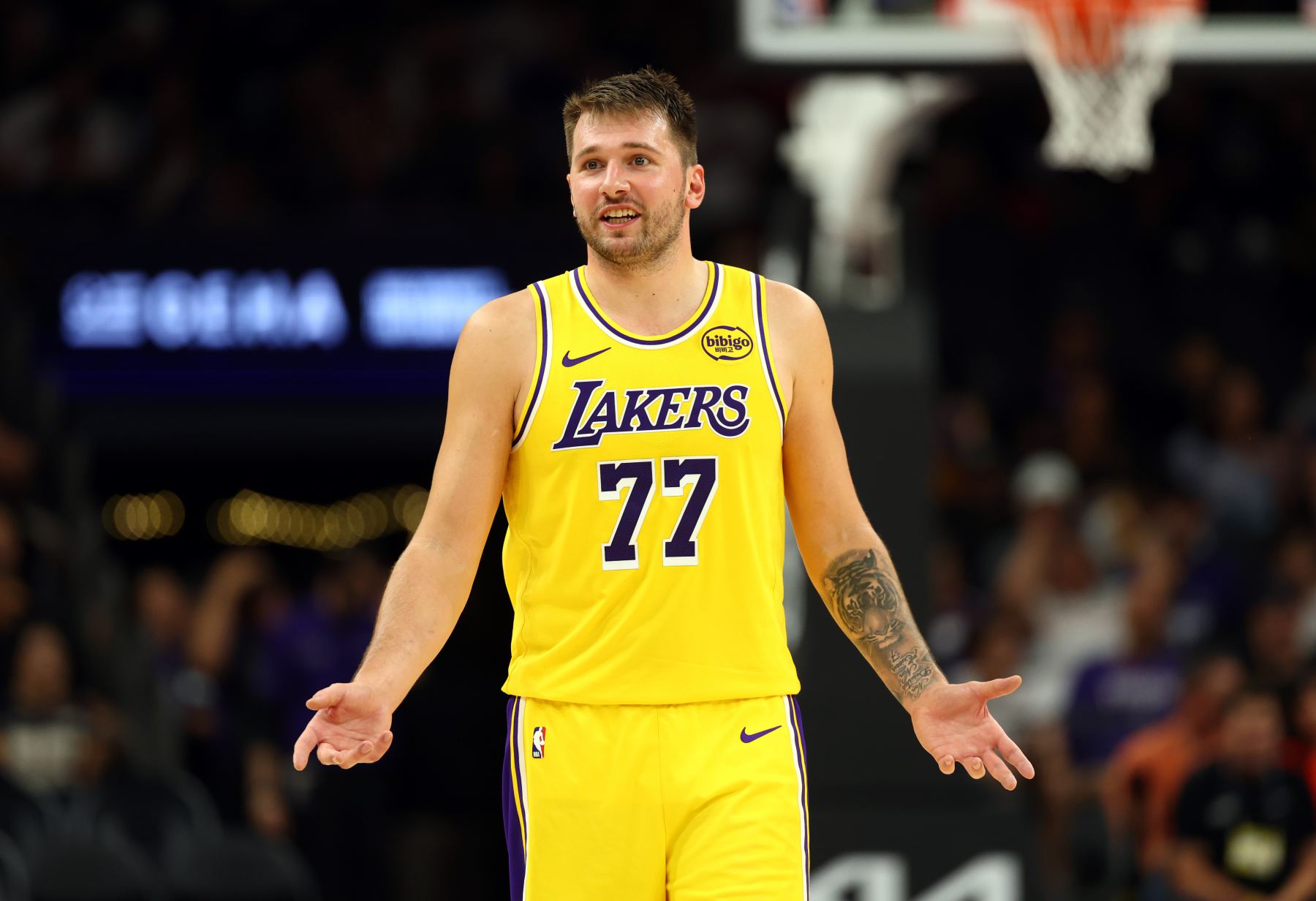 Redick: 5 trận sân khách liên tiếp khởi đầu khó khăn nhưng cuối cùng vẫn tìm được chiến thắng. Khả năng lãnh đạo của Donri thật xuất sắc.